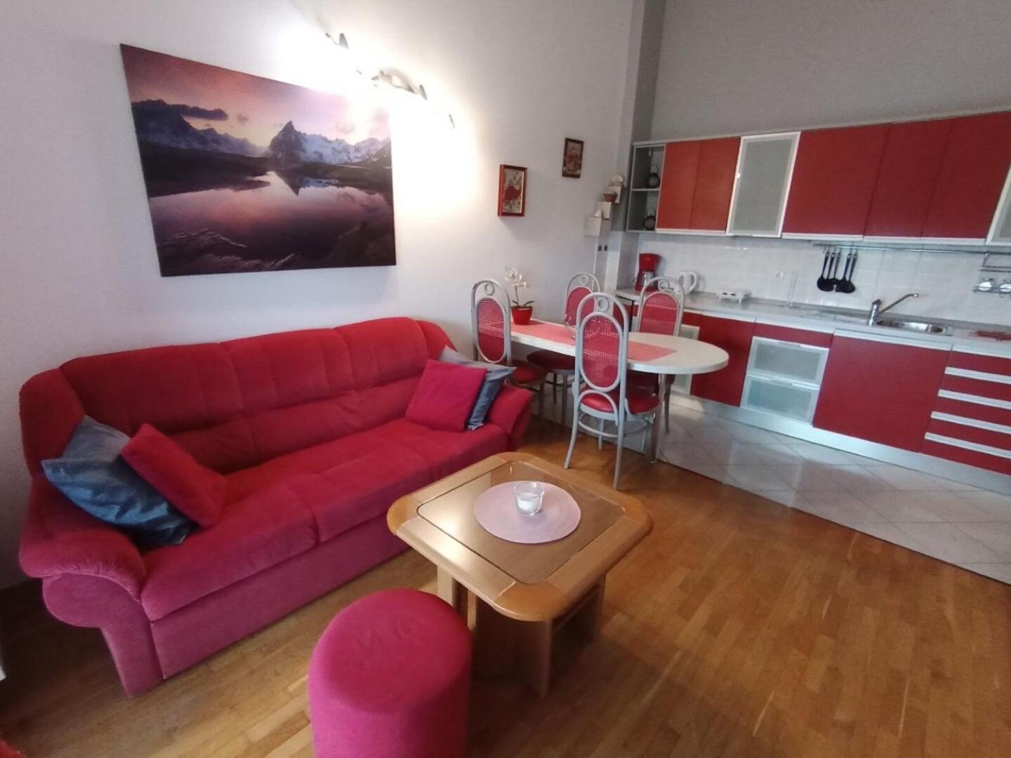 Anchy - 250m From Sea